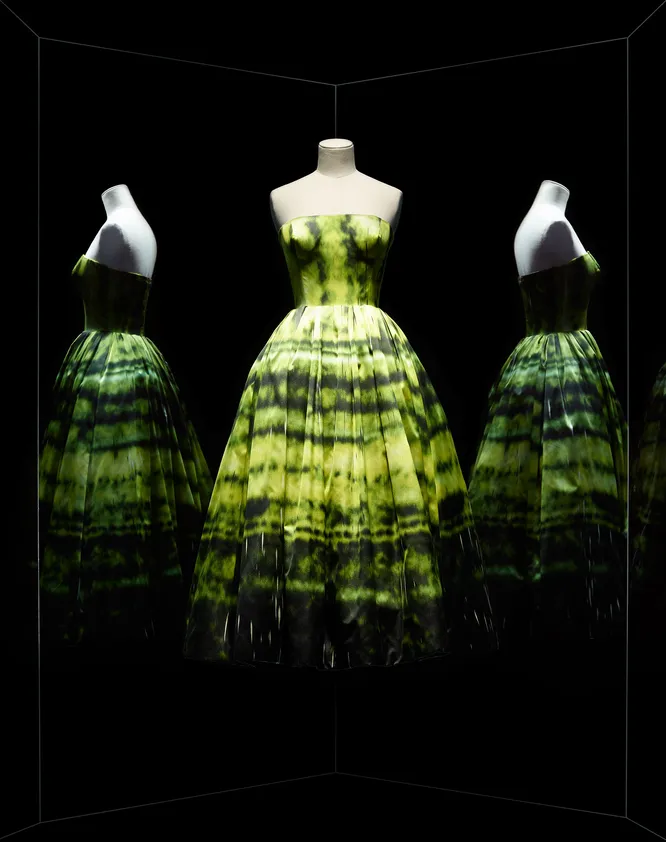 Raf Simons for Christian Dior, Haute Couture, Fall-Winter 2012. Photo Les Arts Décoratifs / Nicholas Alan Cope