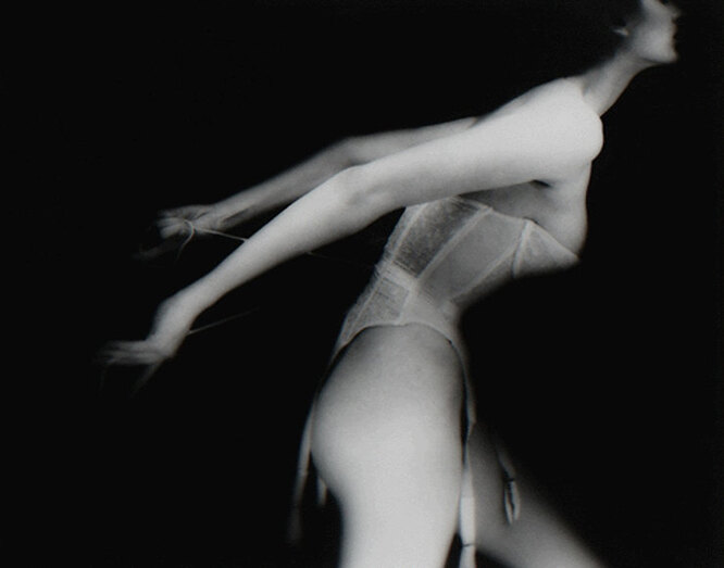 Фотограф Лилиан Бассман для The Symbol, «It's a Cinch, Carmen», 1951 год