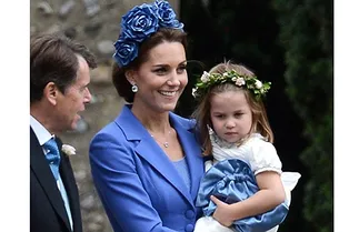 Кейт Миддлтон с детьми посетила свадьбу друзей. И не стала для этого покупать новое платье