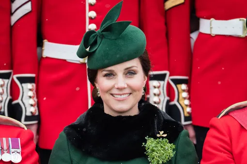 Кейт Миддлтон в безупречном зеленом пальто на параде в честь Дня святого Патрика