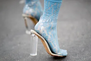 5 хитростей, которые помогут уверенно ходить на каблуках