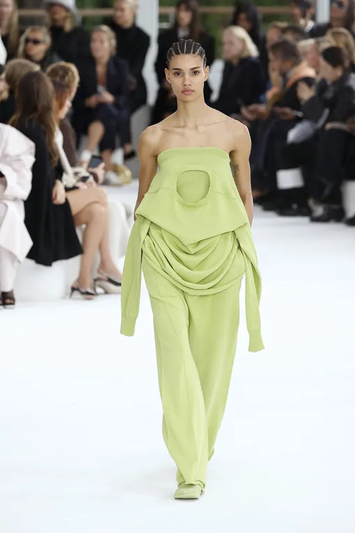 Issey Miyake весна-лето 2025