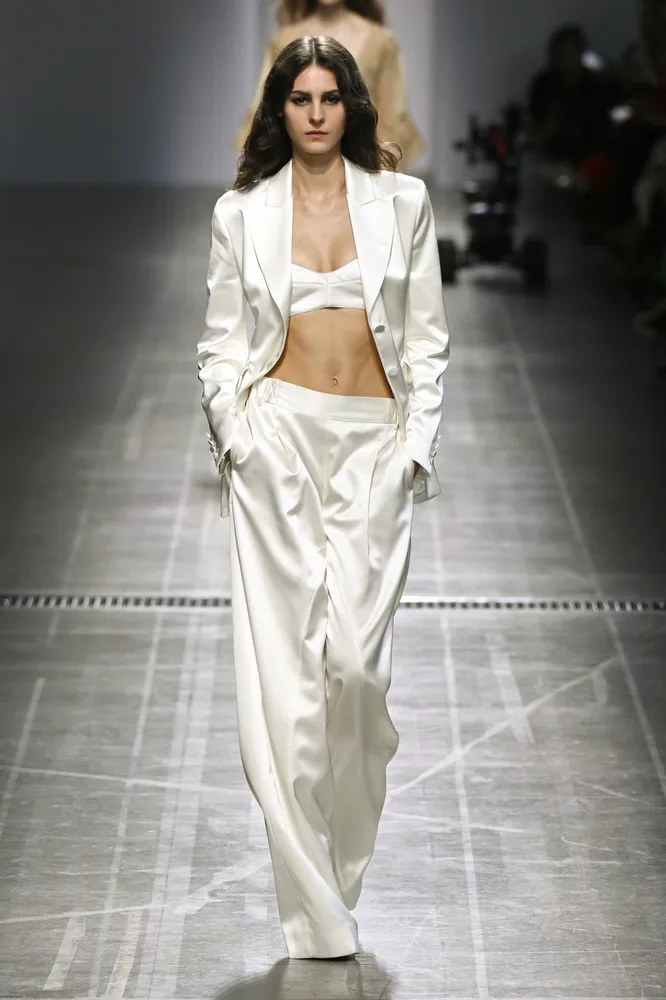Ermanno Scervino весна-лето 2025
