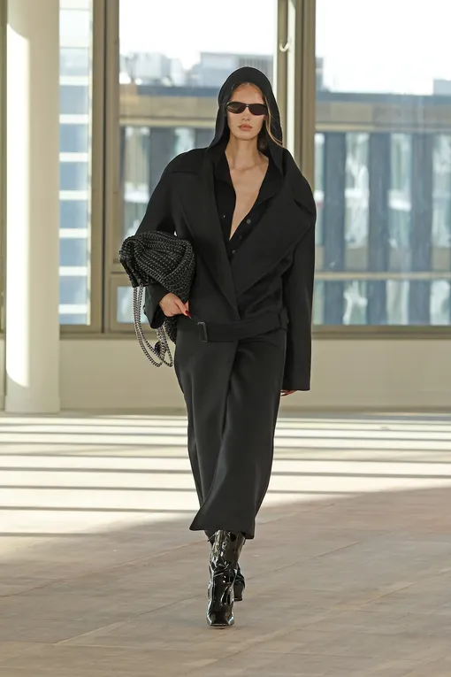 Stella McCartney осень-зима 2025/26 Stella McCartney осень-зима 2025/26