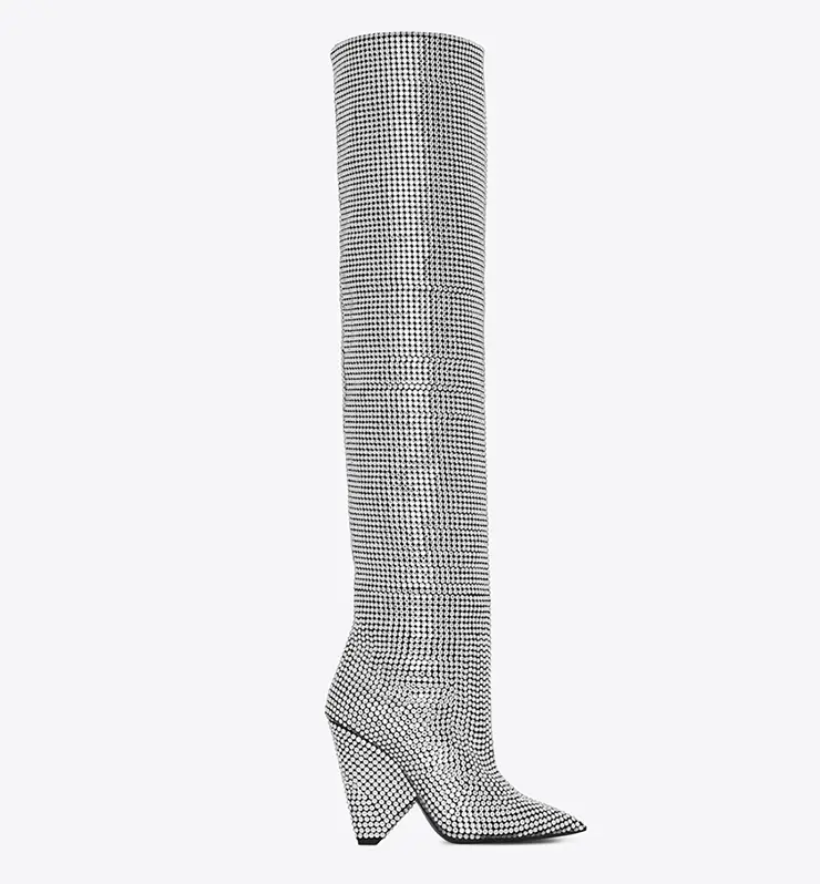 Замшевые сапоги Niki, Saint Laurent, 560 000 руб. Замшевые сапоги Niki, Saint Laurent, 560 000 руб.