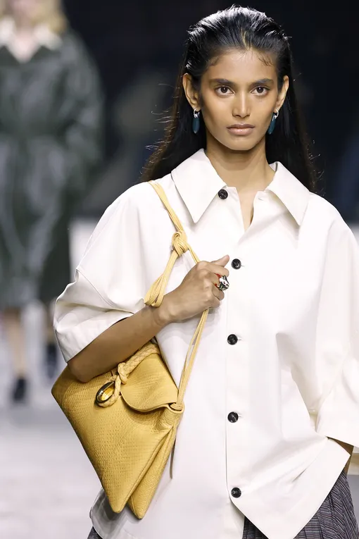 Bottega Veneta весна-лето 2025