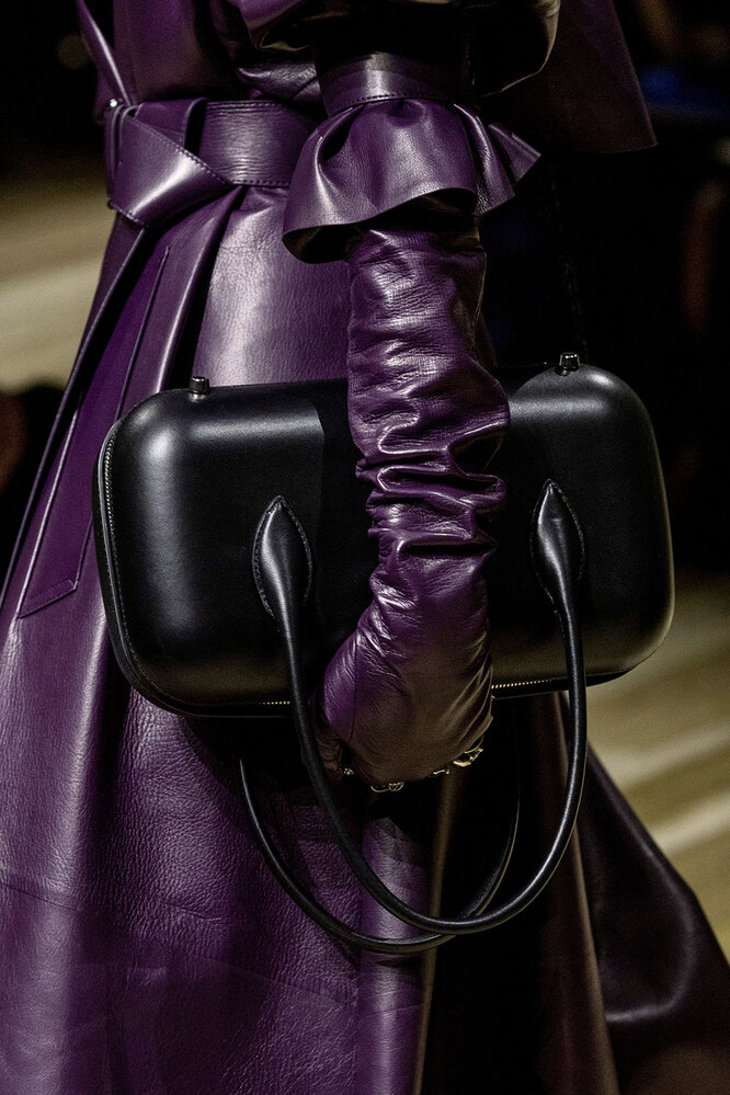 Alexander McQueen осень-зима 2023/24