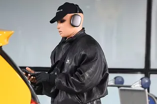 Канье Уэст сменил имя и теперь носит латексную маску с накладными ресницами и макияжем