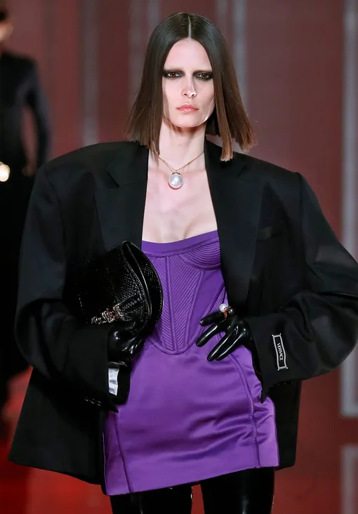 Versace осень-зима 2022/23 Versace осень-зима 2022/23