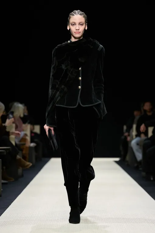 Giorgio Armani осень-зима 2025/26