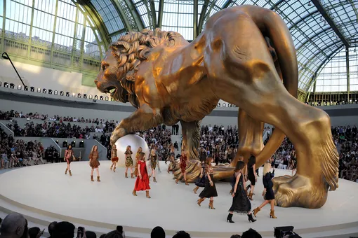 Paris Haute Couture Fashion Week Fall/Winter 2011 Paris Haute Couture Fashion Week Fall/Winter 2011