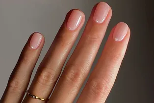 Главные тренды свадебного маникюра 2026