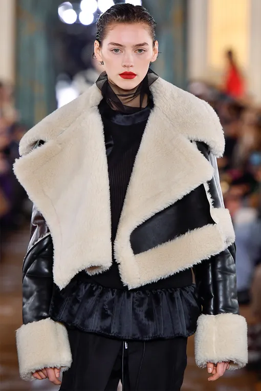 Sacai осень-зима 2022 Sacai осень-зима 2022
