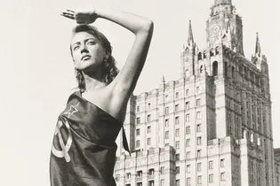 «Фотоискусство. От дагеротипа до искусственного интеллекта»: в Манеже открылась масштабная выставка об истории фотографии