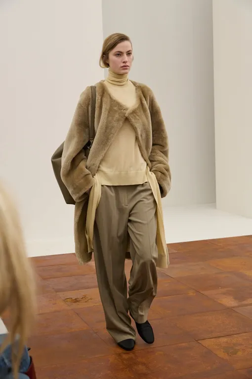 Totême осень-зима 2025/26 Totême осень-зима 2025/26