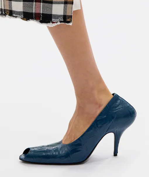 Acne Studios весна-лето 2025 Acne Studios весна-лето 2025