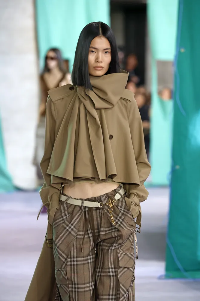 Burberry весна-лето 2025 Burberry весна-лето 2025