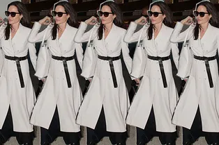 Черно-белое кино: Анджелина Джоли в белом пальто Bottega Veneta Черно-белое кино: Анджелина Джоли в белом пальто Bottega Veneta