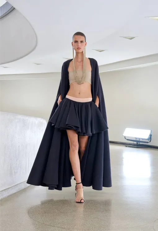 Alaïa весна-лето 2025 Alaïa весна-лето 2025