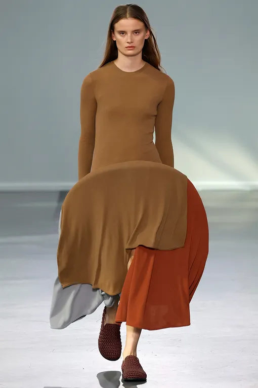 JW ANDERSON весна-лето 2024 JW ANDERSON