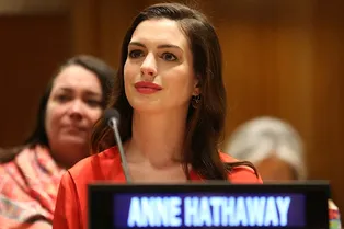 Первая речь Энн Хэтэуэй в должности посла доброй воли программы «ООН-Женщины» Первая речь Энн Хэтэуэй в должности посла доброй воли программы «ООН-Женщины»