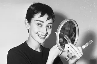 Как сделать коррекцию и окрашивание бровей в домашних условиях