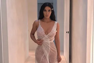 Ким Кардашьян примерила полностью «голое» платье за 5 тысяч евро от российского дизайнера