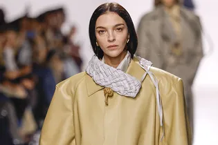 Съемный воротник — самый быстрый способ сделать образ трендовым