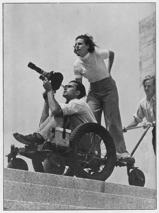 Лени Рифеншталь во время съемок фильма «Олимпия», 1936