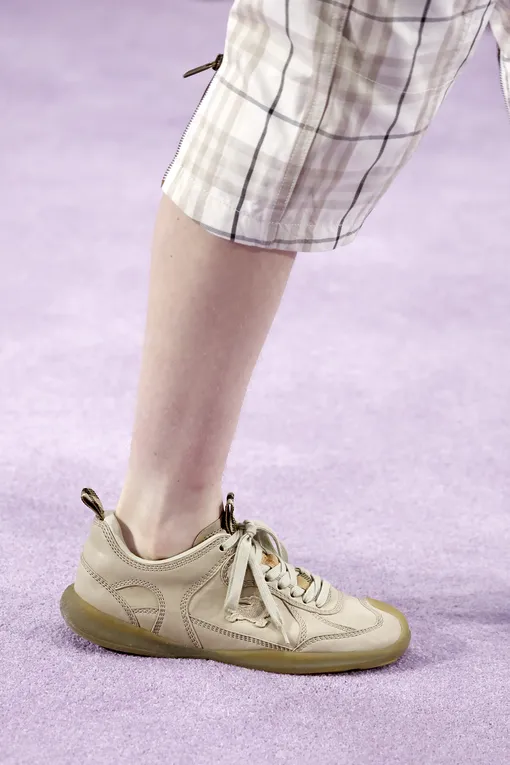 Burberry весна-лето 2025 Burberry весна-лето 2025