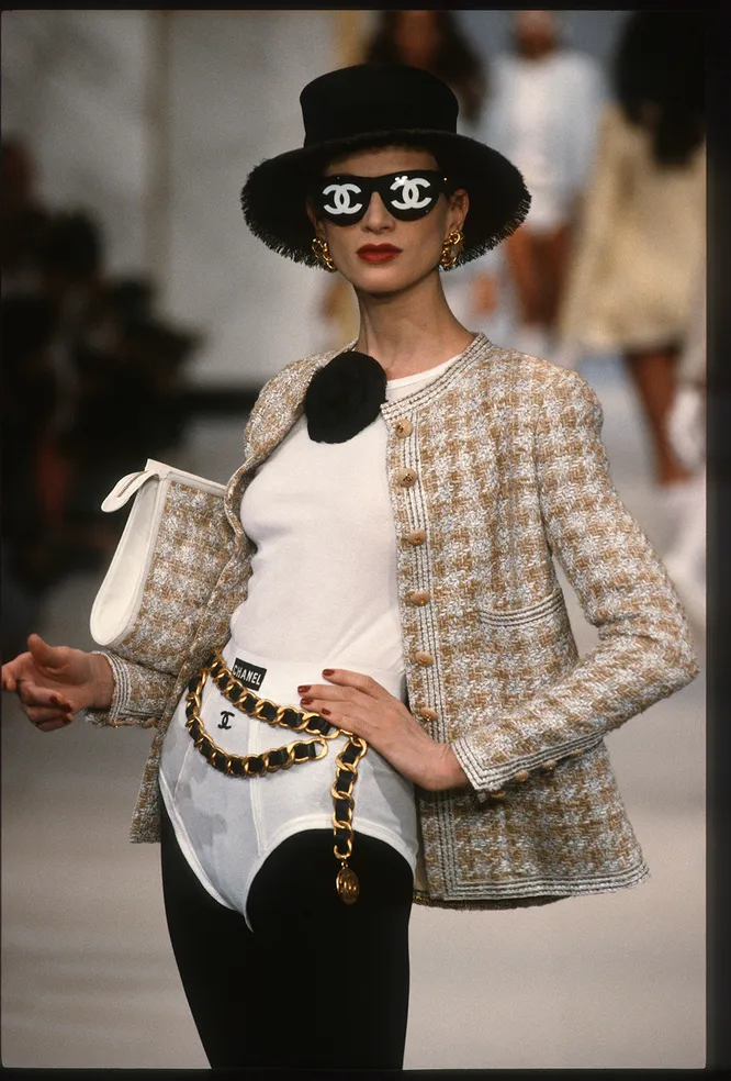 На показе Chanel Haute Couture осень-зима 1992/93 На показе Chanel Haute Couture осень-зима 1992/93