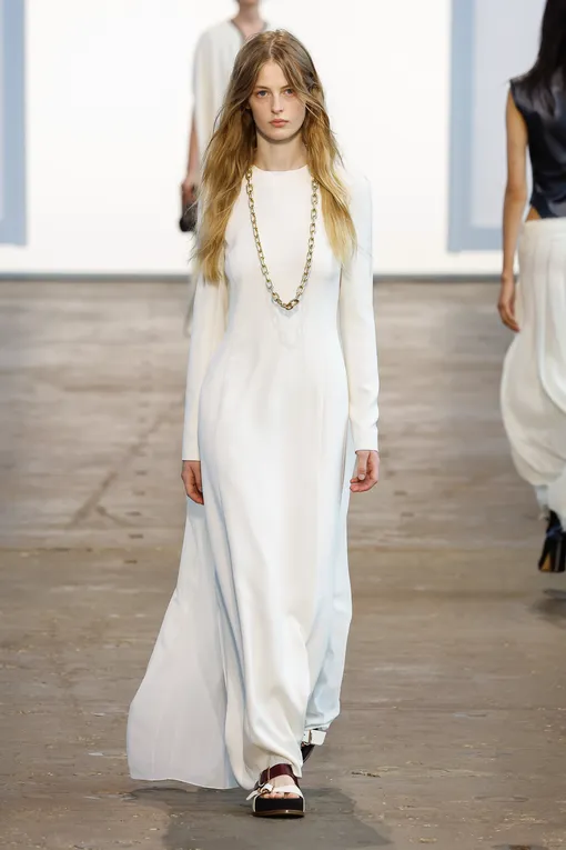 Gabriela Hearst весна-лето 2024 Gabriela Hearst весна-лето 2024