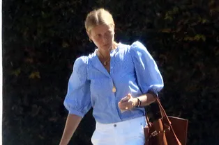 В тапочках и без макияжа: 45-летняя Гвинет Пэлтроу за комфорт на каждый день