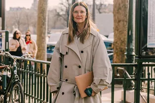 Если и покупать тренч сейчас, то только свободного кроя Если и покупать тренч сейчас, то только свободного кроя