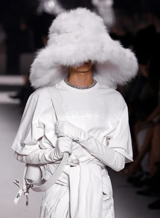 Fendi весна-лето 2023
