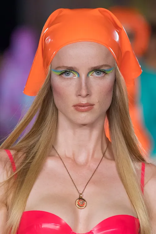 Versace весна-лето 2022