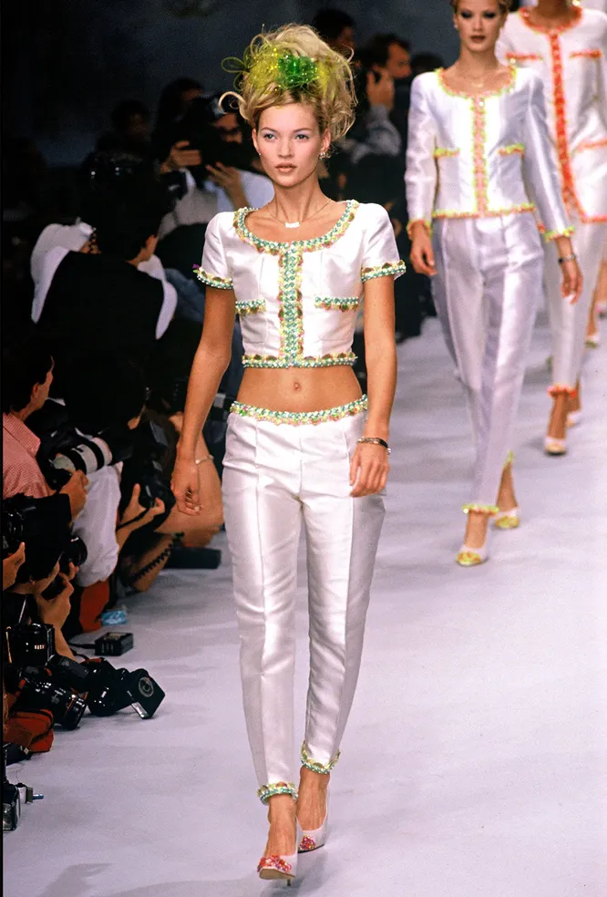 На показе CHANEL весна-лето 1996 На показе CHANEL весна-лето 1996