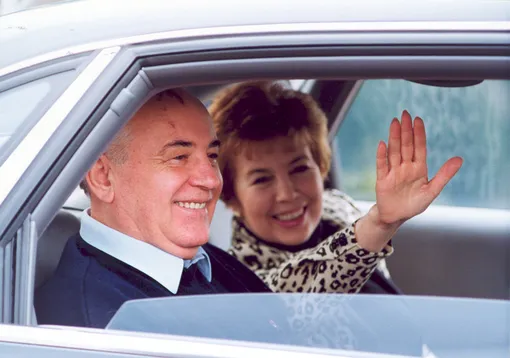 Михаил и Раиса Горбачевы по дороге в загородную резиденцию Президента США Кэмп-Дэвид, 2 июня 1990