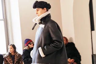 Не пуховик и не шуба: 25 дубленок, которые согреют в самый суровый минус