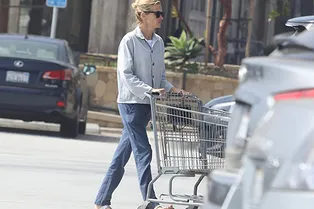 Папарацци застали Джулию Робертс в супермаркете. И она выглядела как звезда стритстайла