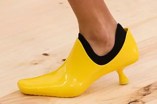 Какого цвета обувь покупать в 2026 году