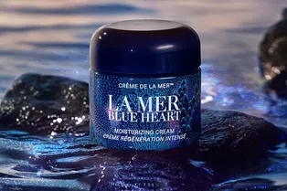 Крем для второго подбородка, чайные ароматы для дома и другие бьюти-новинки