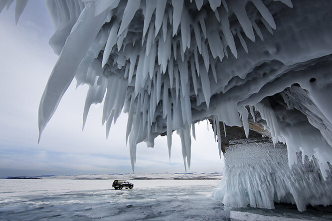 6 причин отправиться на Байкал зимой