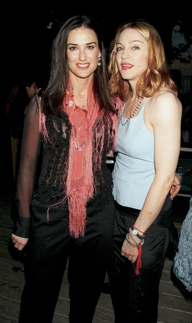 Деми Мур и Мадонна, 1999