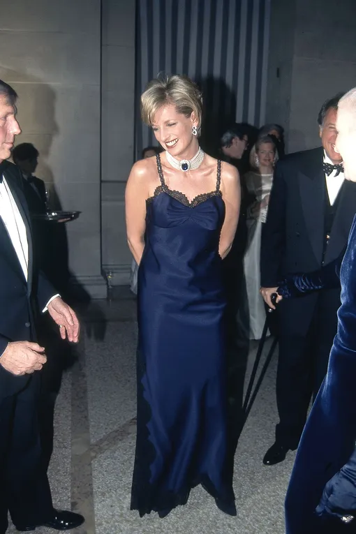 Принцесса Диана на Met Gala, 1996 Принцесса Диана на Met Gala, 1996