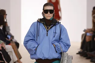 Как носить спортивные вещи в 2026 (если вы не идете на спорт)