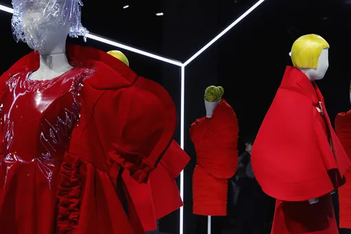 Презентация Rei Kawakubo/Comme des Garçons: Art of the In-Between в рамках Недел моды в Париже осень-зима 2017-2018