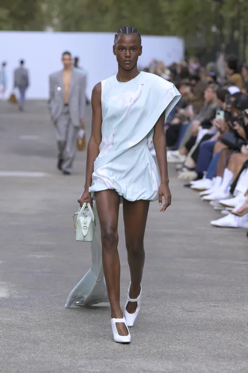 Stella McCartney весна-лето 2025 Stella McCartney весна-лето 2025