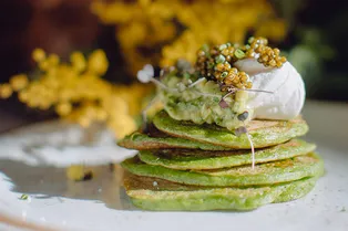 3 необычных рецепта блинов от Владимира Мухина: «хмельных», с гуакамоле и черной смородиной