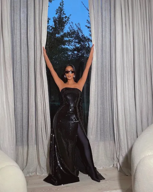 @kimkardashian @kimkardashian